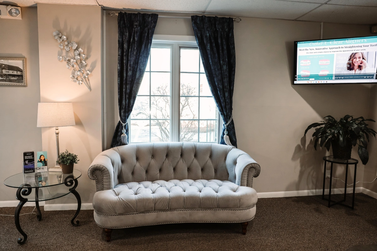 Dental office waiting area with comfortable seating at Aurora, IL practice on Prairie Street.